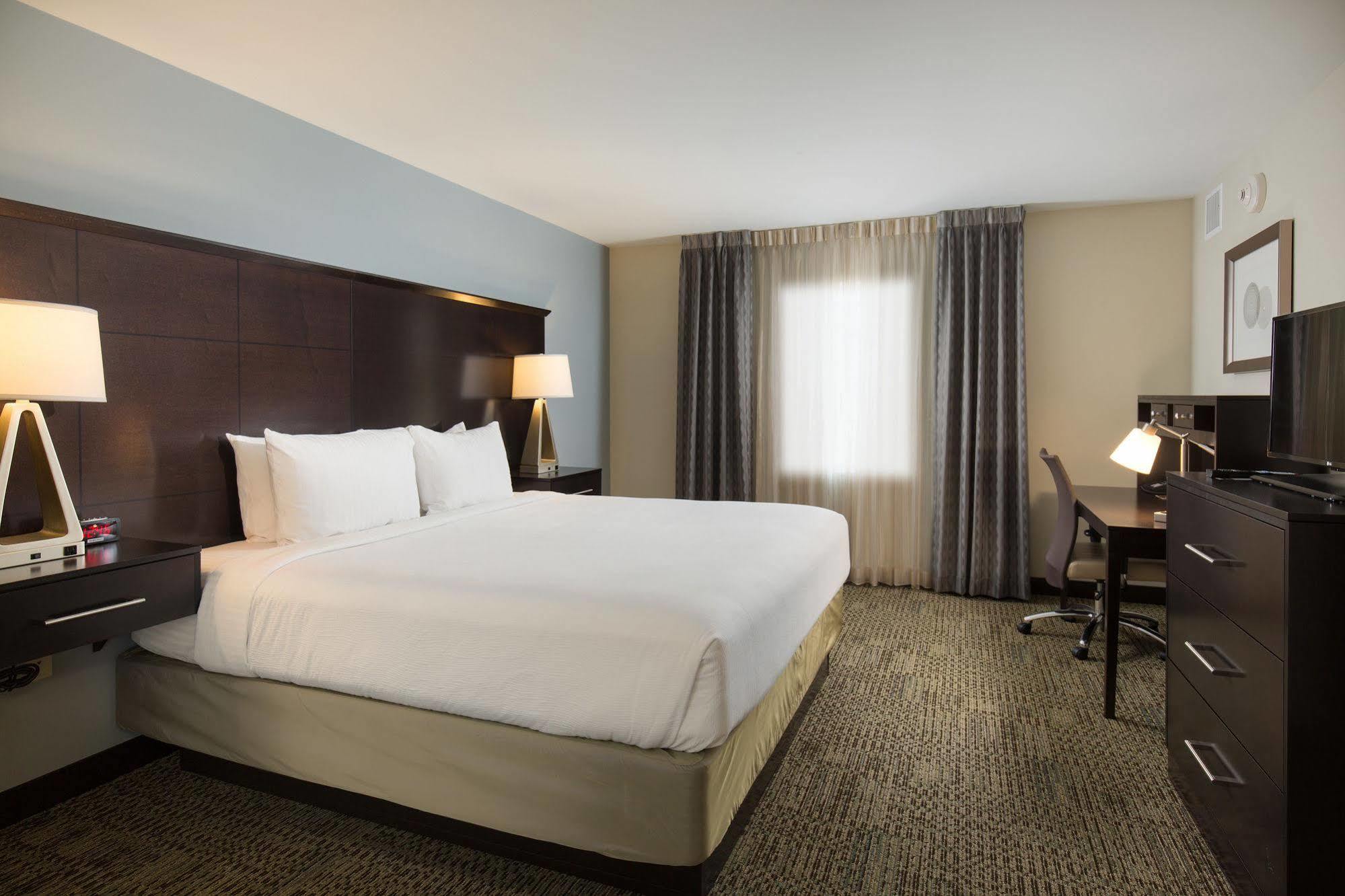 Staybridge Suites Corona South By Ihg Exteriör bild